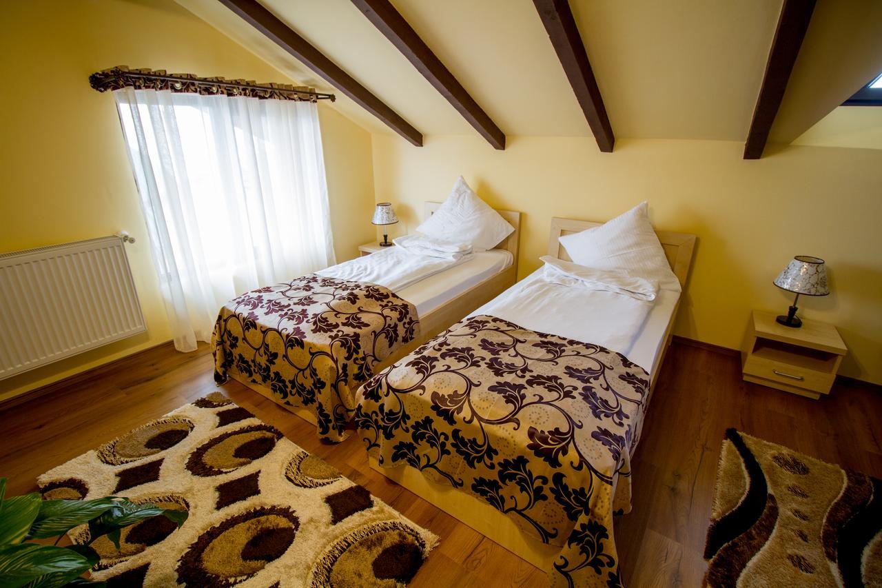 Green Garden Resort Odobesti Pokoj fotografie